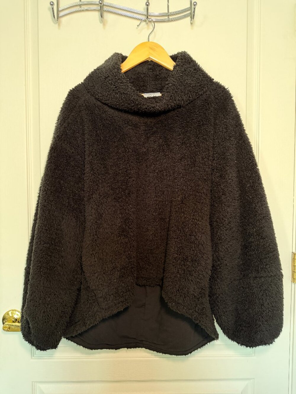 Lululemon Warmth Restore Black Sherpa Fleece Cowl Neck Pullover Sweater Size 10